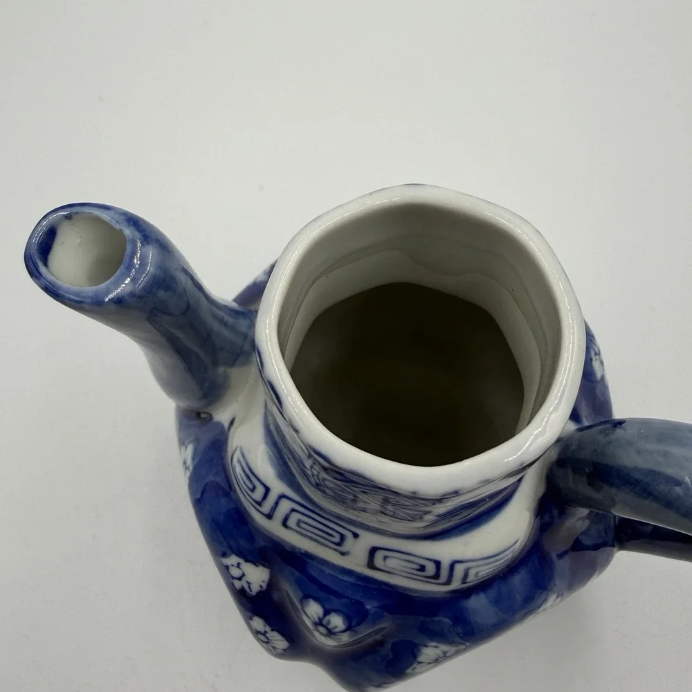 Collector Vintage Blue & White Ceramic Teapot‎ Hexagonal Floral Design